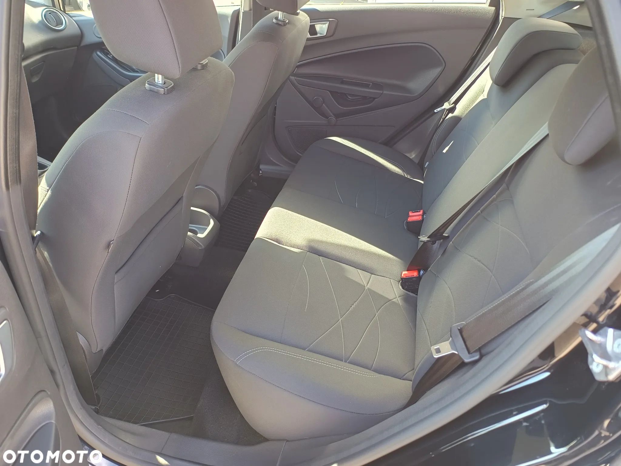 Ford Fiesta - 12