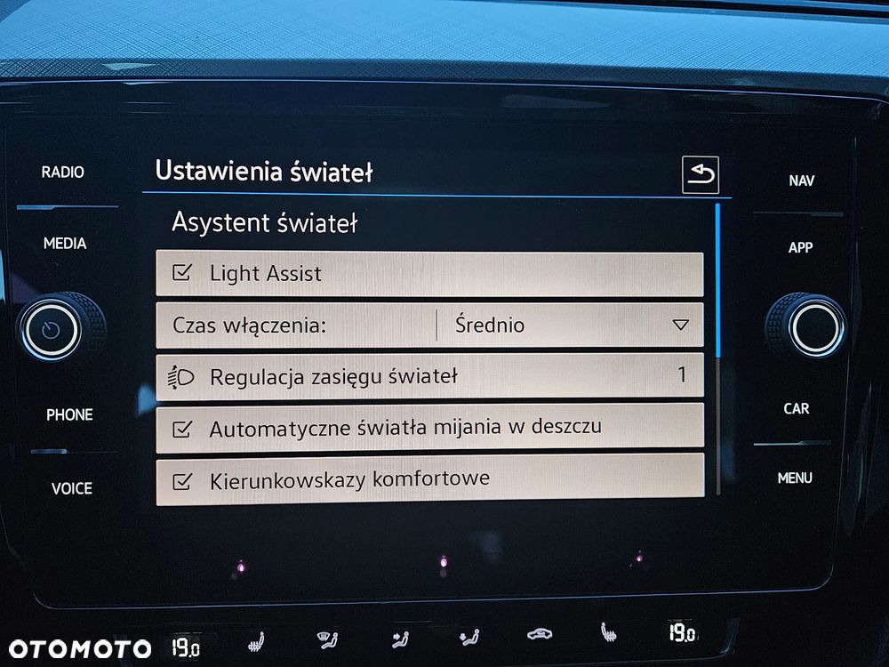 Volkswagen Passat 2.0 TDI Business DSG - 24