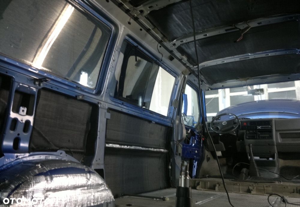 Volkswagen Multivan - 19