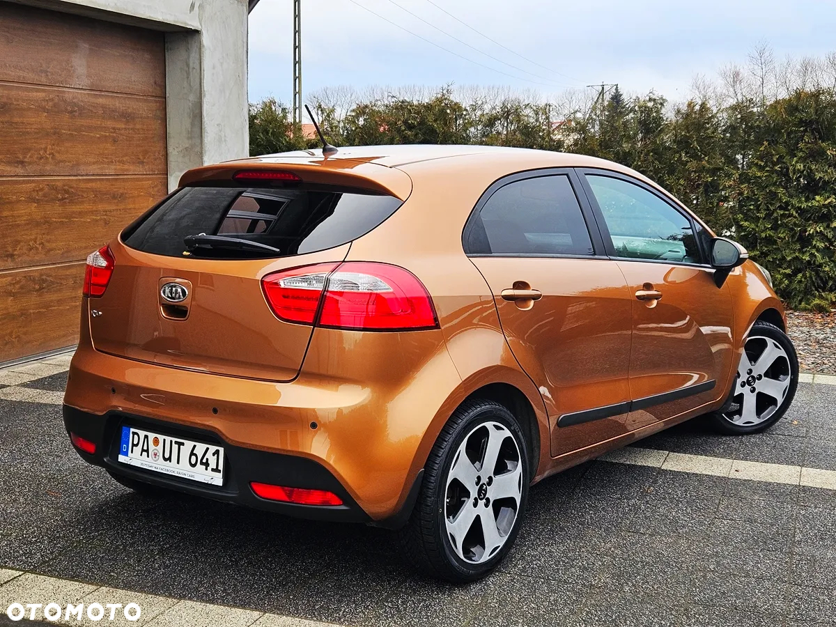 Kia Rio - 24