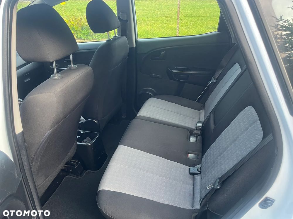 Kia Venga 1.4 Business Line - 23