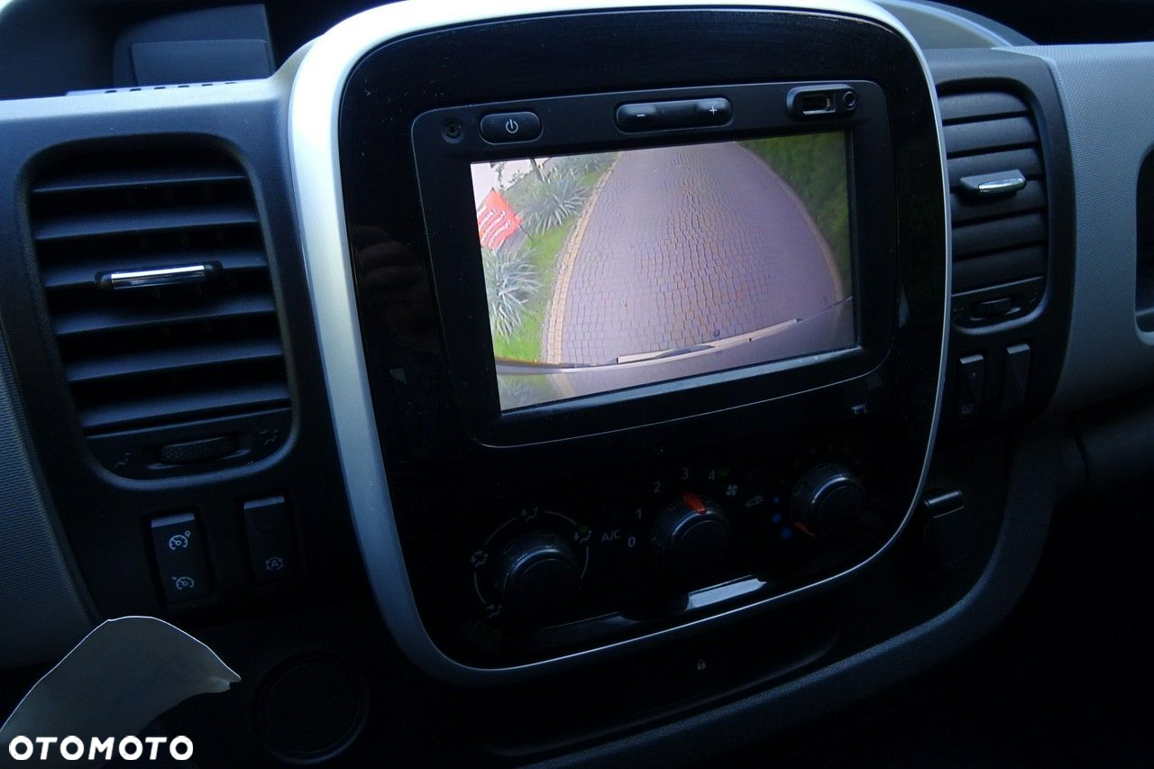 Renault Trafic 1.6 dci 125 KM L2H1 furgon hak , progi felgi sprowadzony - 16