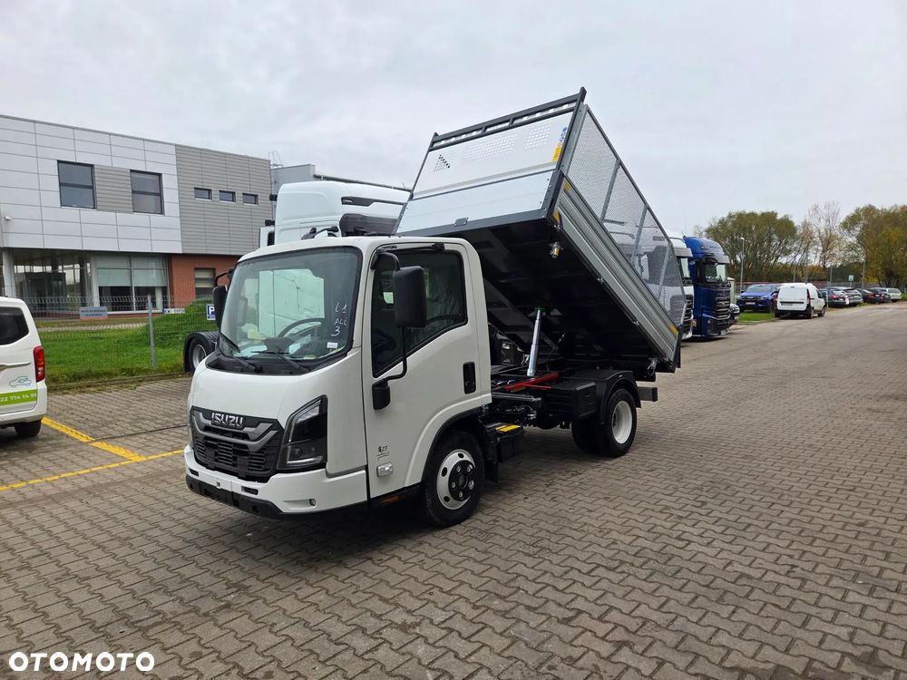 Isuzu M27