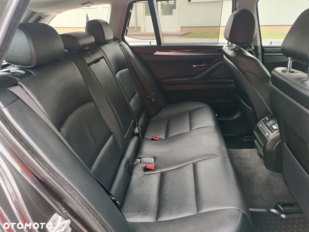 BMW Seria 5 530d xDrive - 10