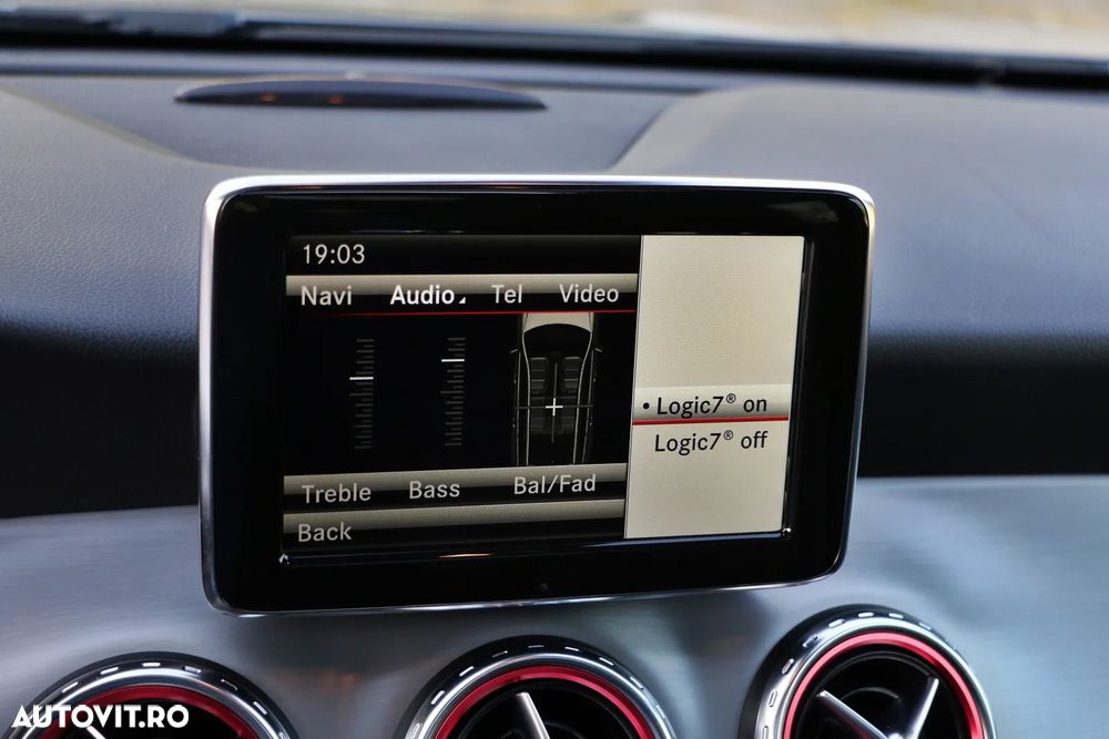 Mercedes-Benz GLA 220 CDI 4MATIC 7G-DCT AMG Line - 30