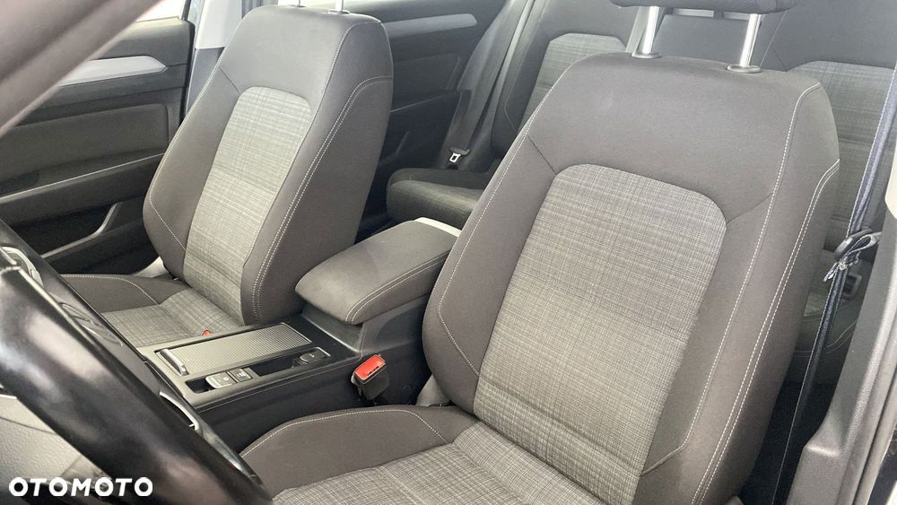 Volkswagen Passat - 17