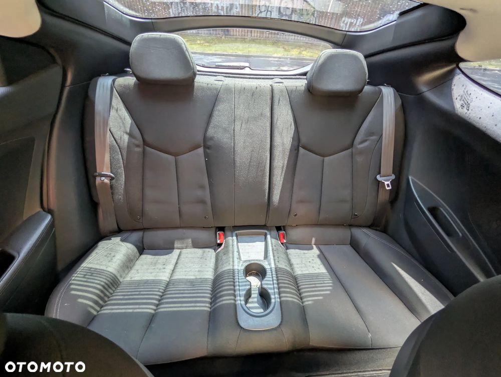 Hyundai Veloster 1.6 GDI Comfort - 6