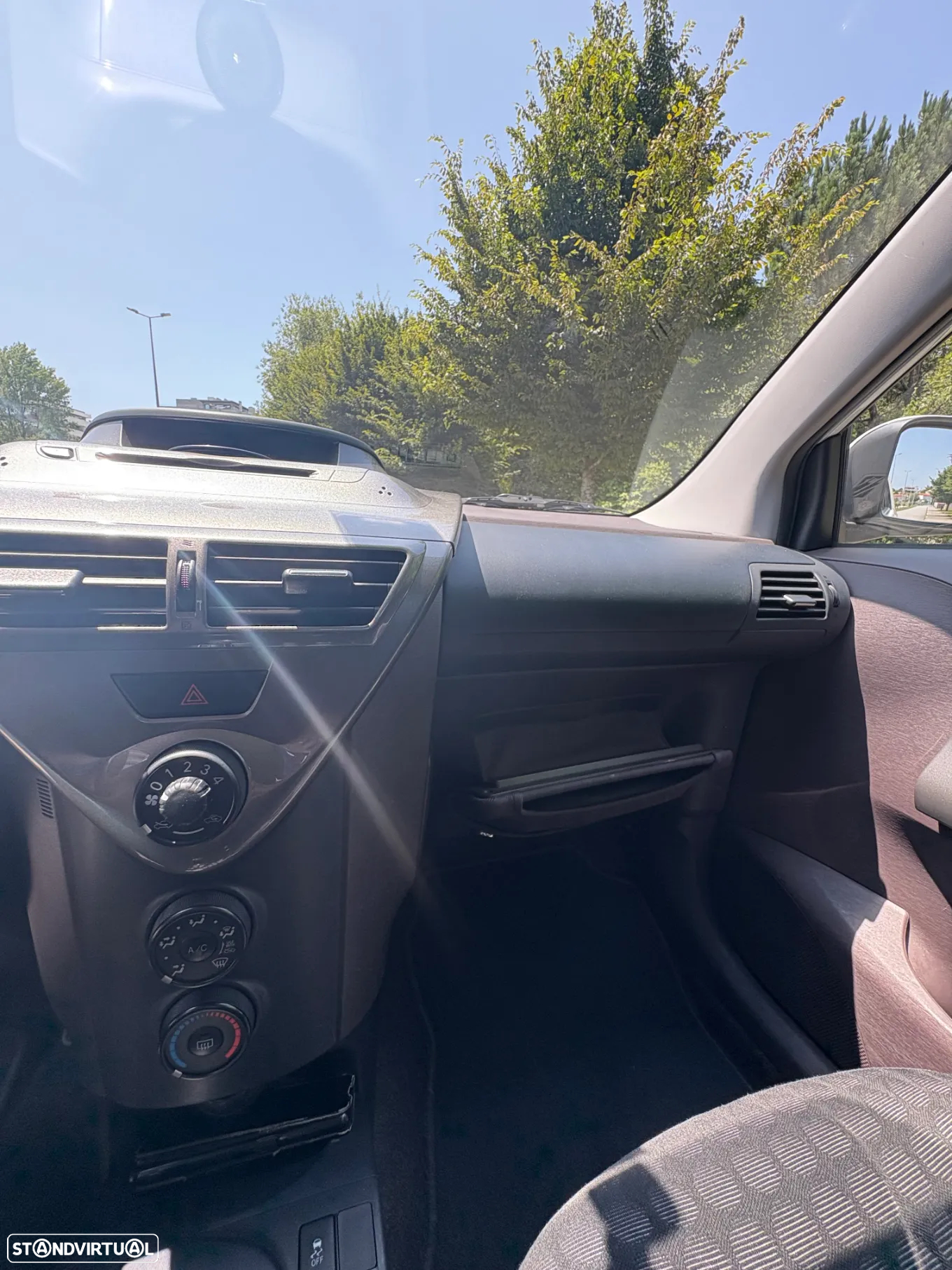 Toyota iQ 1.0 VVT-i - 10