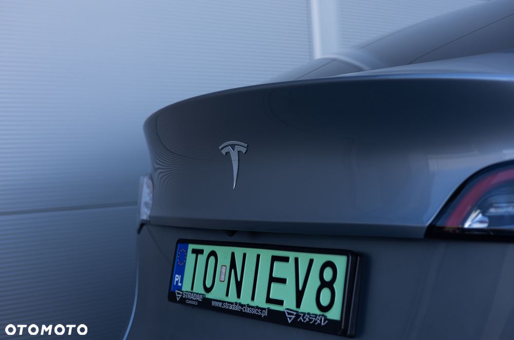 Tesla Y Long Range AWD - 25
