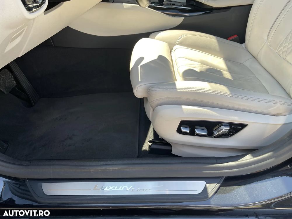 BMW Seria 5 530e Aut. Luxury Line - 30