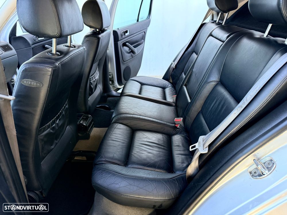 VW Golf 1.9 TDi Highline - 44