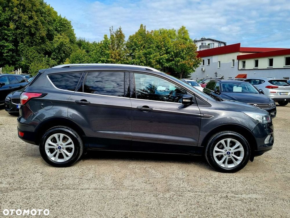 Ford Kuga 1.5 EcoBoost 2x4 Titanium - 4