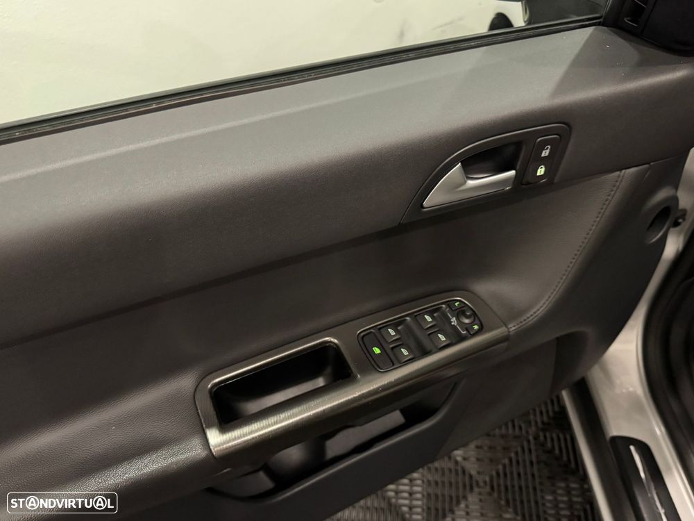 Volvo V50 1.6 D Drive R-Design Start/Stop - 47