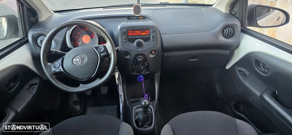 Toyota Aygo 1.0 X-Play - 9