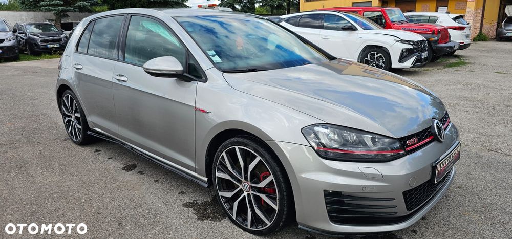 Volkswagen Golf GTI (BlueMotion Technology) DSG - 2