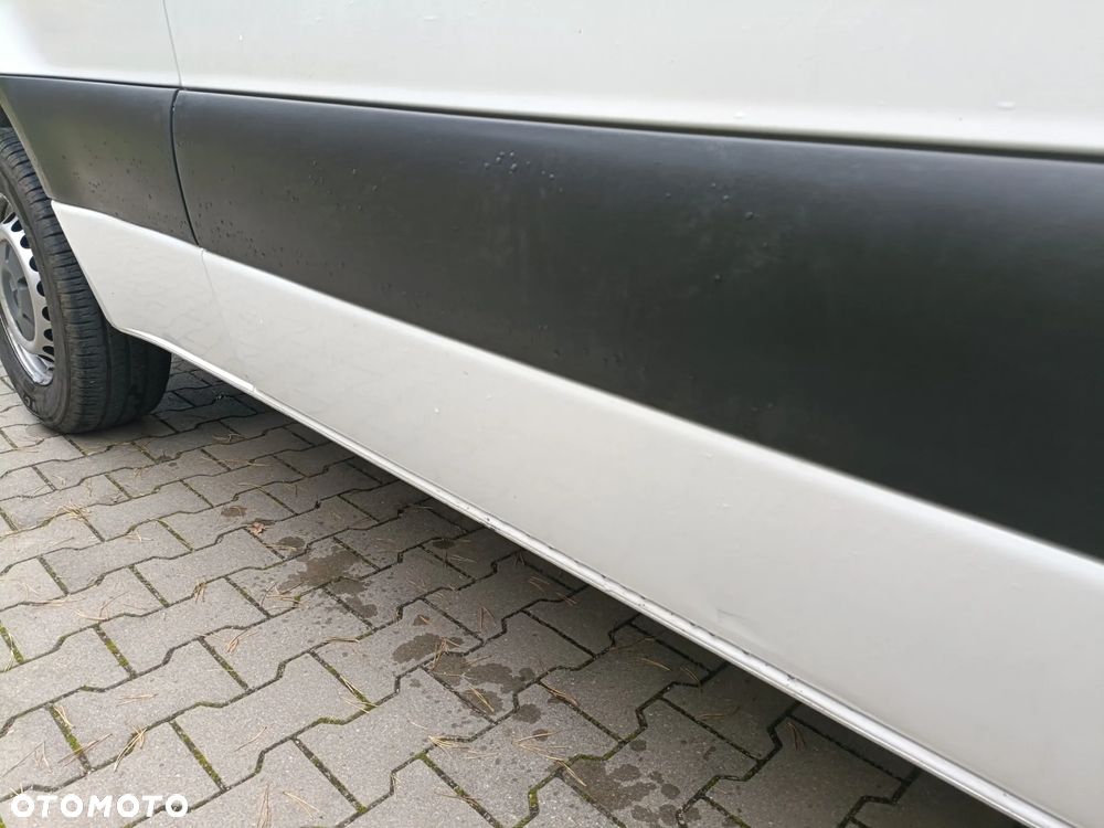 Mercedes-Benz Sprinter - 9
