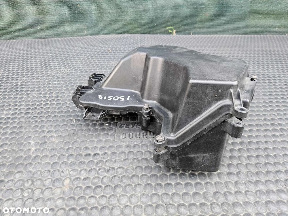 Obudowa Oslona Skrzynka Bezpiecznikow Pokrywa Uszczelka Komputer Sterownik Silnika Europa Audi A6 C6 - 28