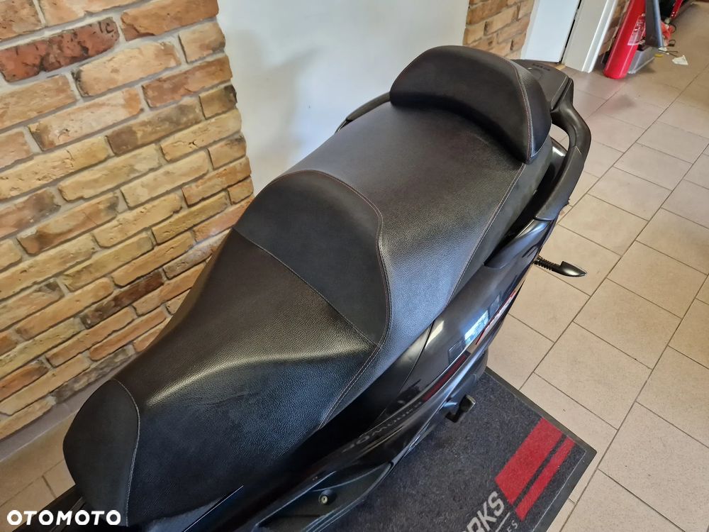 Piaggio MP-3 - 26