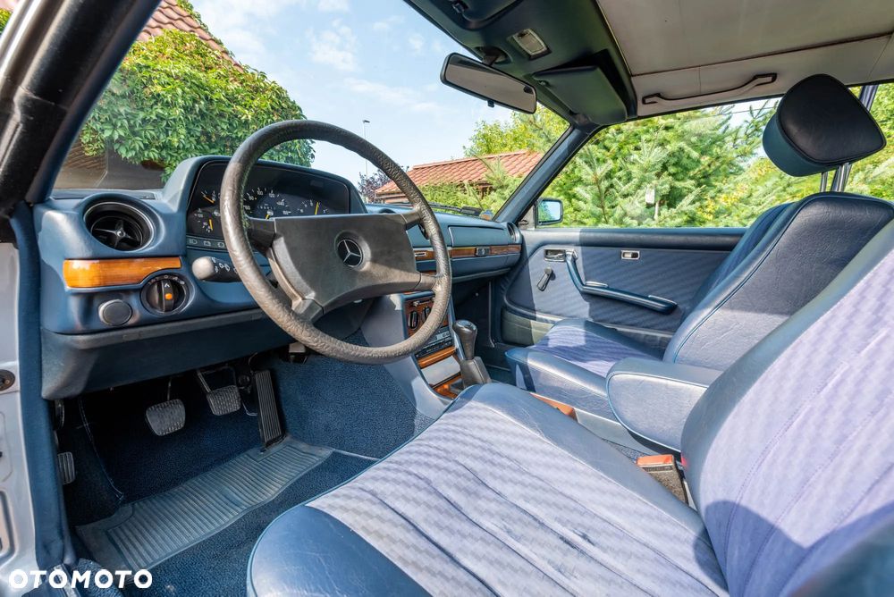 Mercedes-Benz W123 - 14