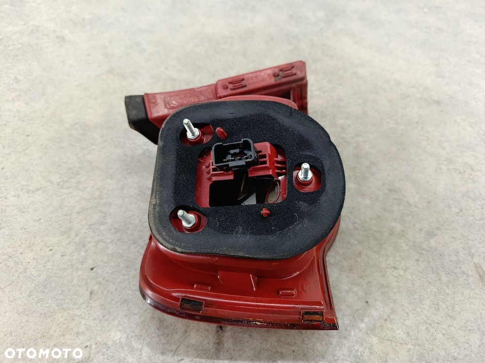 LAMPA TYLNA PRAWA VW PASSAT B6 3C5945096C SEDAN - 9