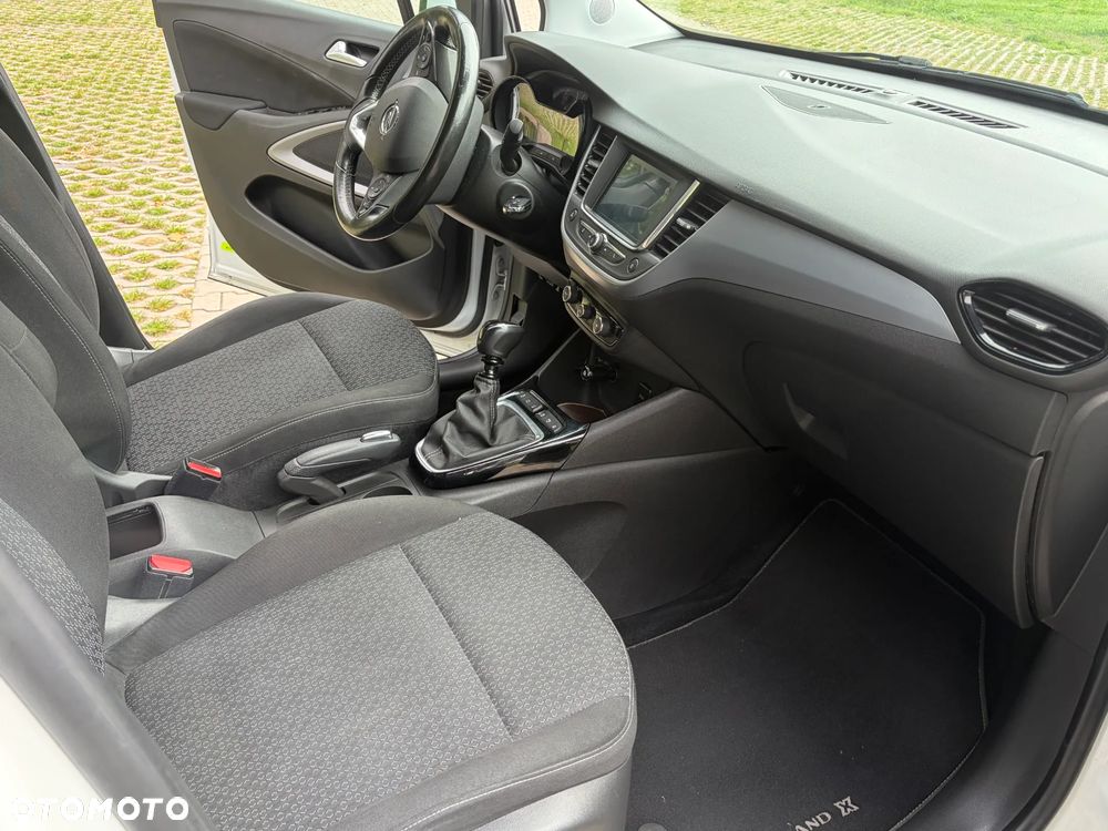 Opel Crossland X 1.2 T Enjoy S&S - 15