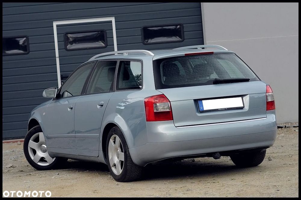 Audi A4 Avant - 4