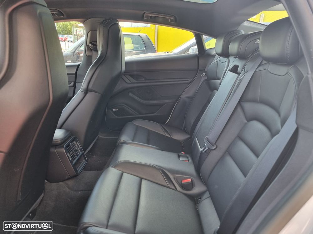 Porsche Taycan Standard - 18