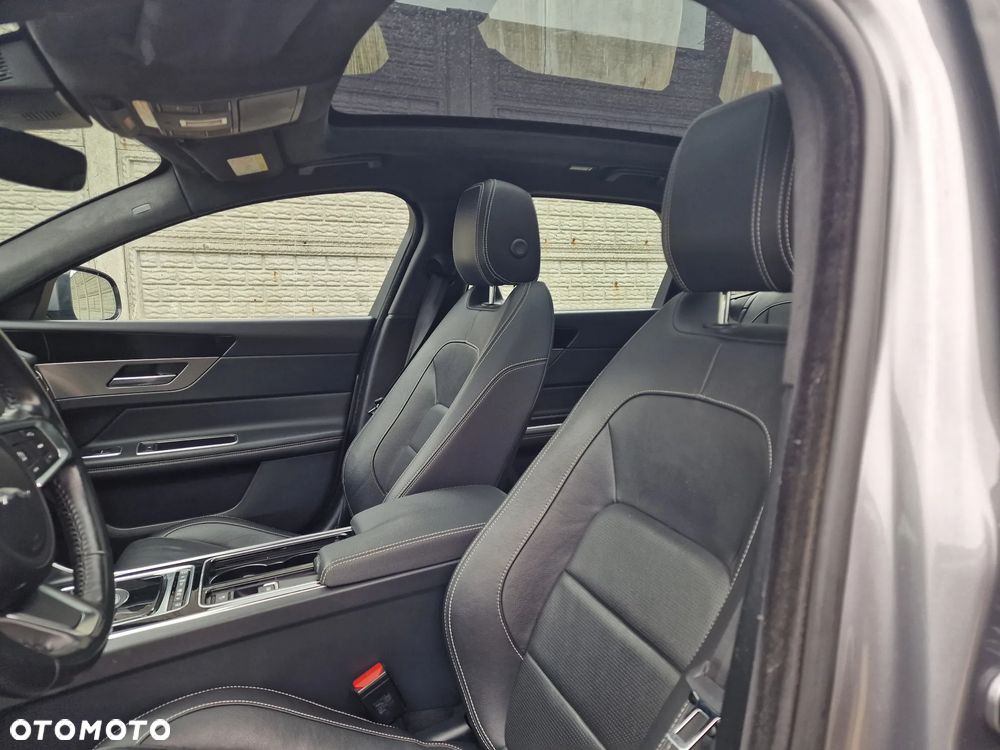 Jaguar XF 20d Sportbrake R-Sport - 10