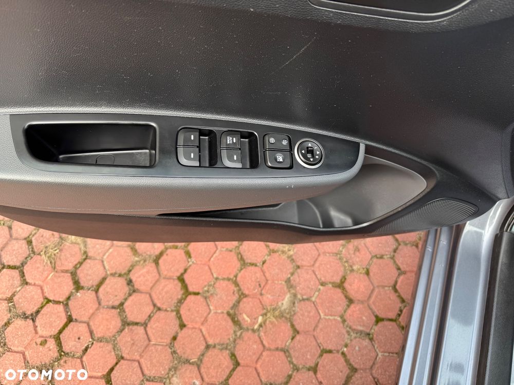 Hyundai i10 1.0 - 17