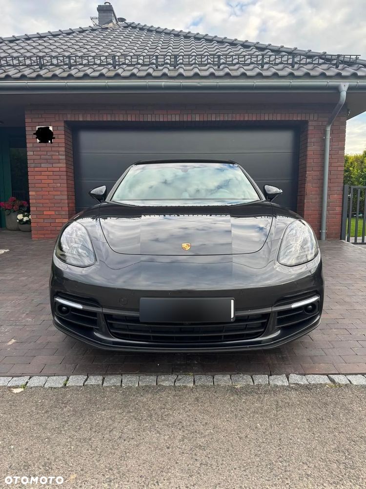 Porsche Panamera 4 Platinum Edition - 4