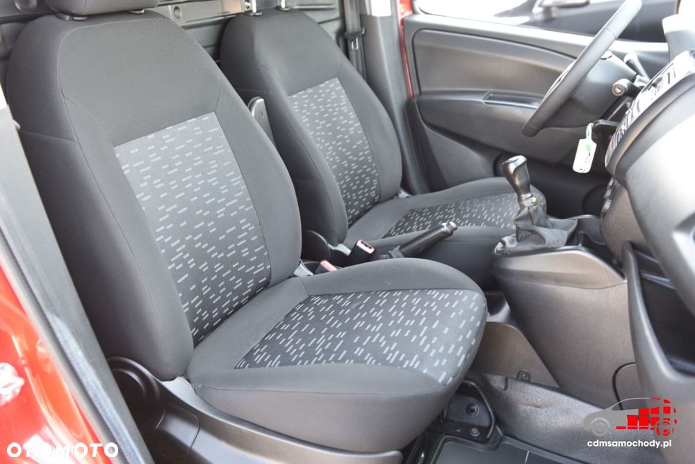 Opel COMBO - 20