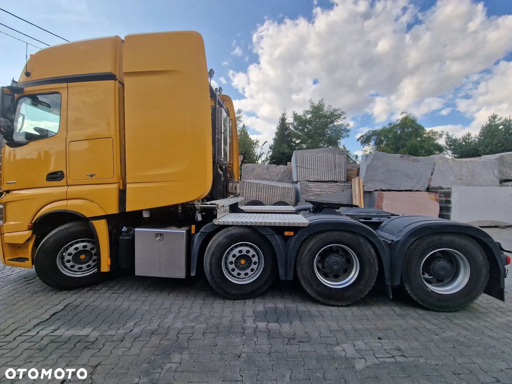 Mercedes-Benz Actros - 11