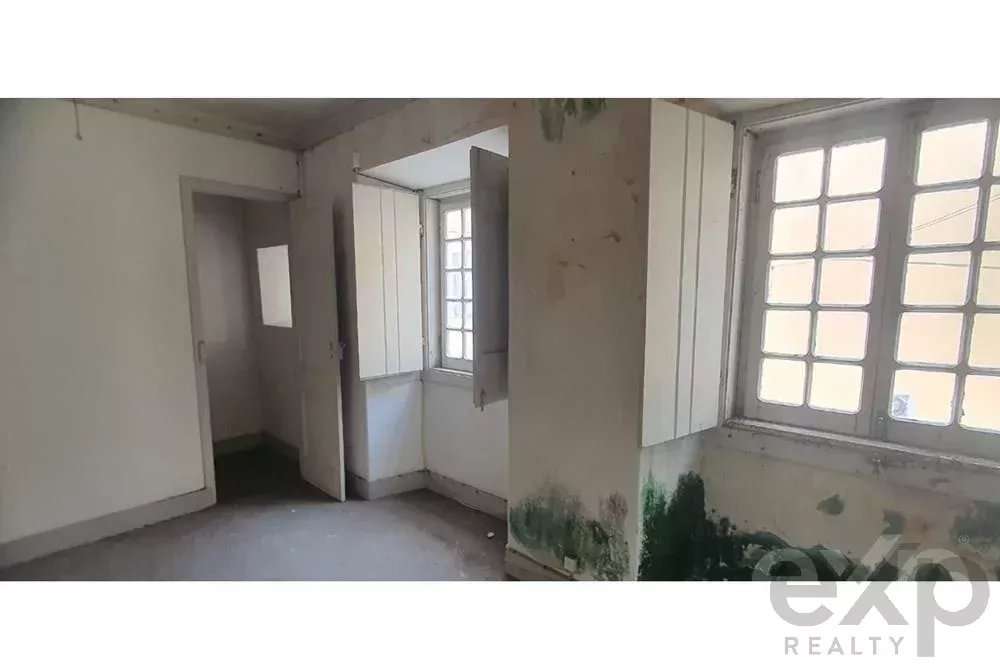 Propriedade com dois apartamentos, espaço comercial, armazem e jardim - Grande imagem: 3/9