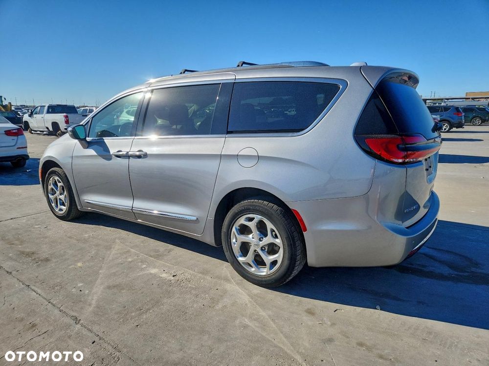 Chrysler Pacifica - 3