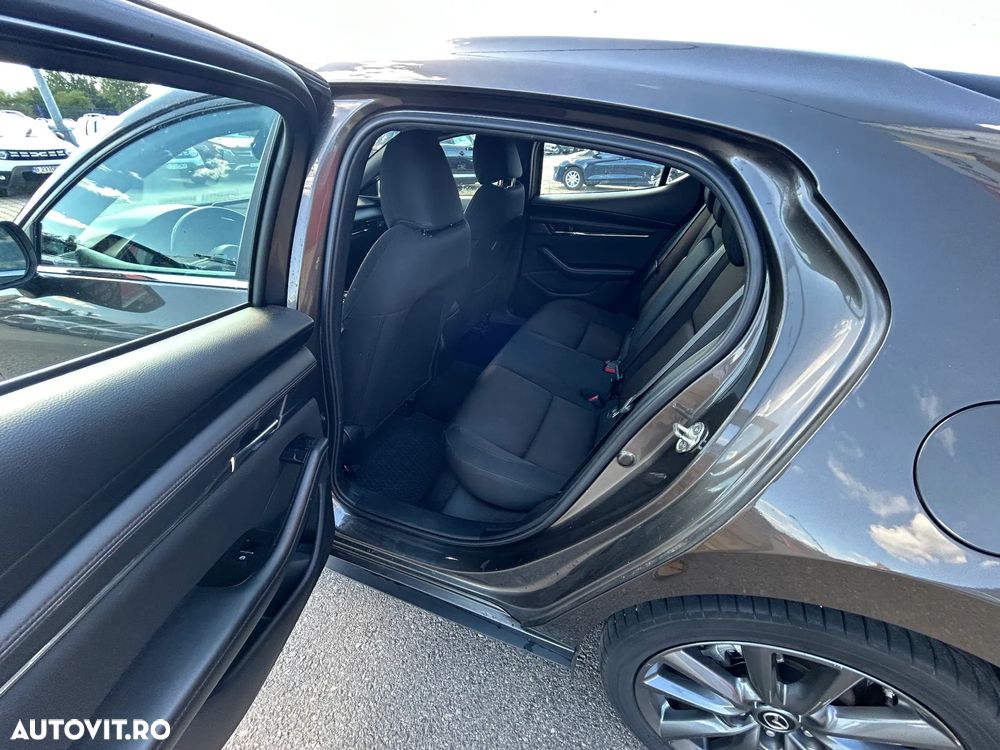 Mazda 3 - 8