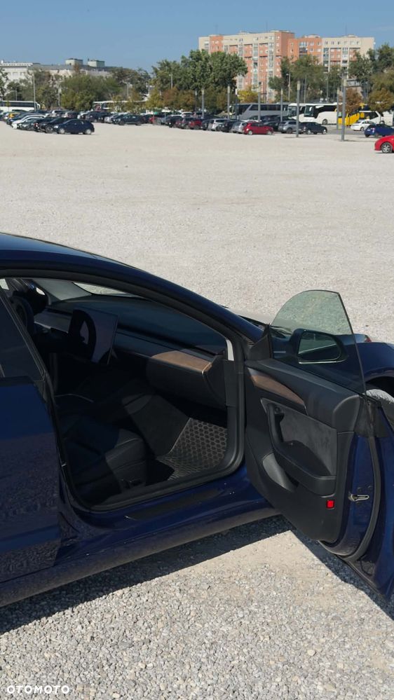 Tesla Model 3 - 7