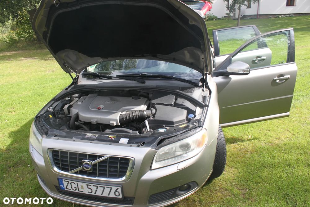 Volvo V70 2.4D Momentum - 16