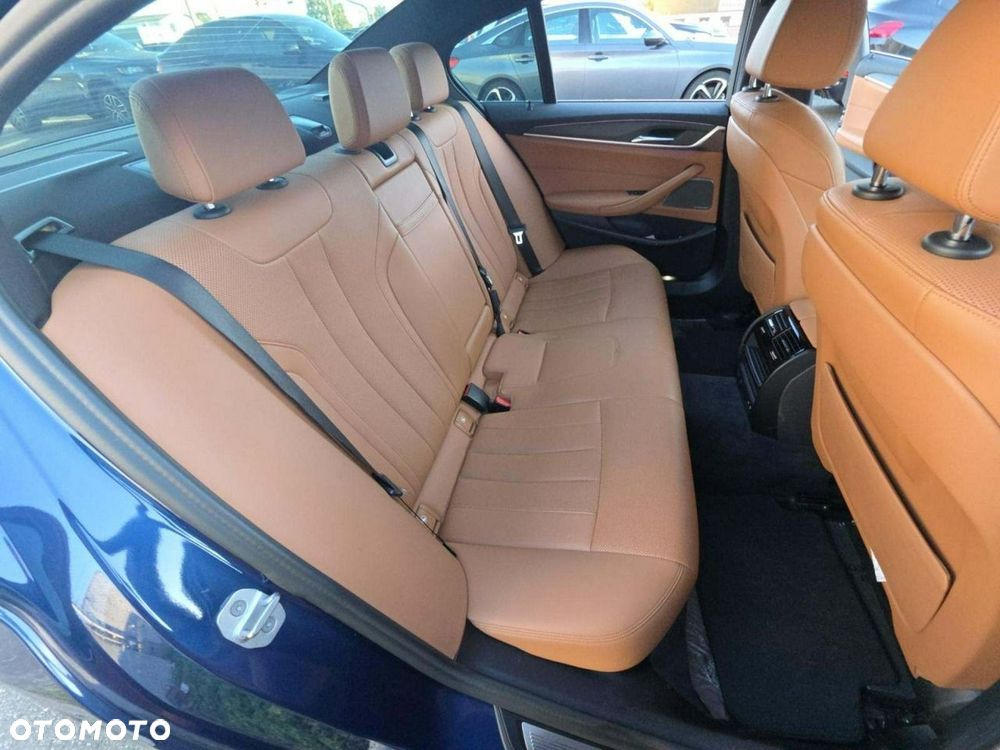 BMW Seria 5 540i M Sport sport - 9