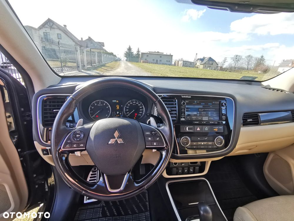 Mitsubishi Outlander 2.0 Intense + Navi 4WD CVT - 14