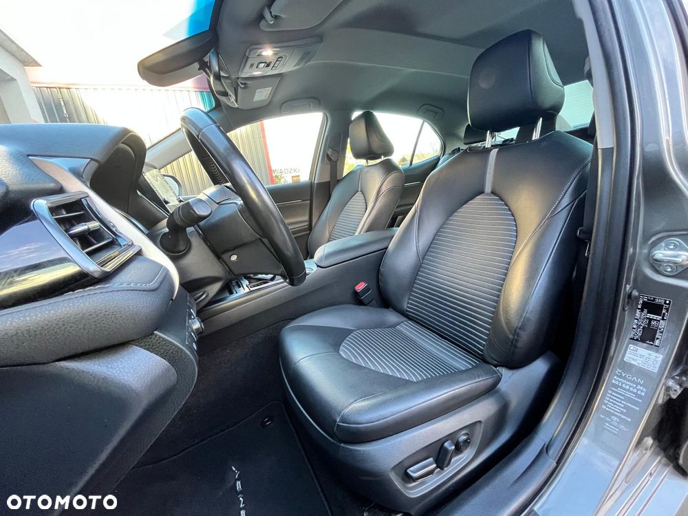 Toyota Camry 2.5 Hybrid Prestige CVT - 24