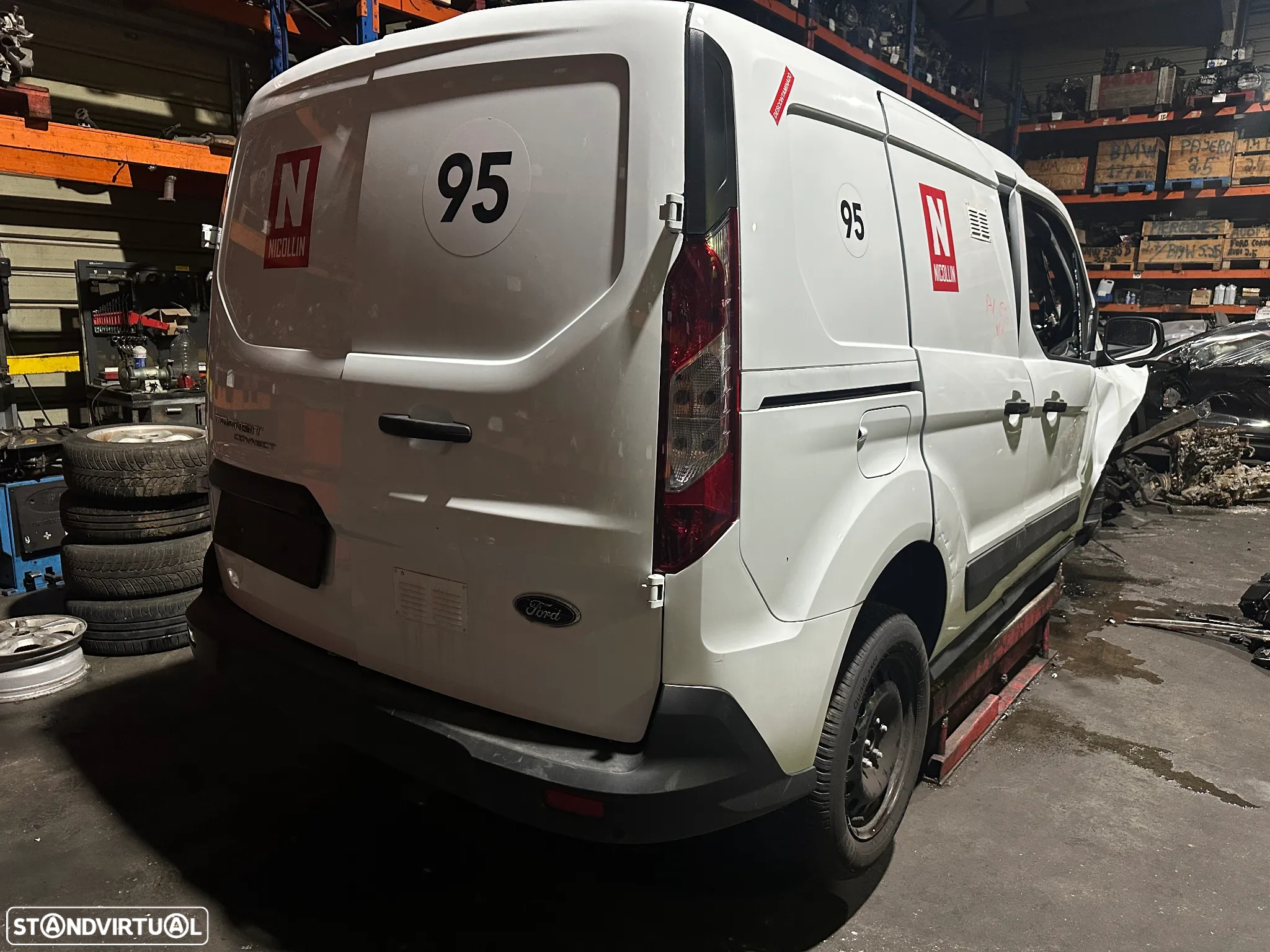 FORD TRANSIT CONNECT 1.0 ECOBOOST DE 2024 (CENTRO DE ABATE) - 2