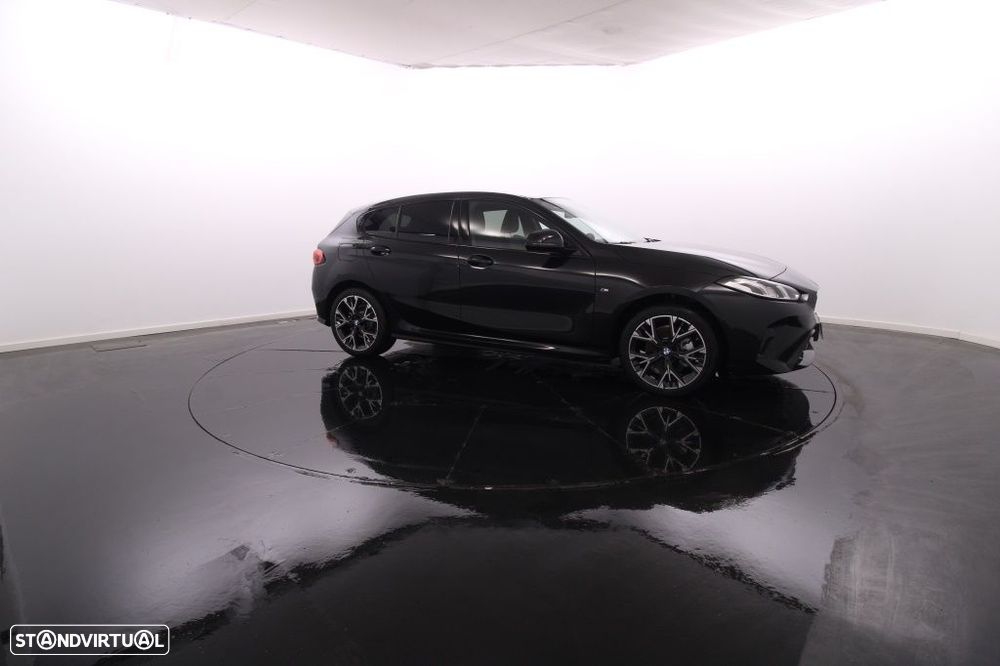 BMW 118 d Pack Desportivo M - 11