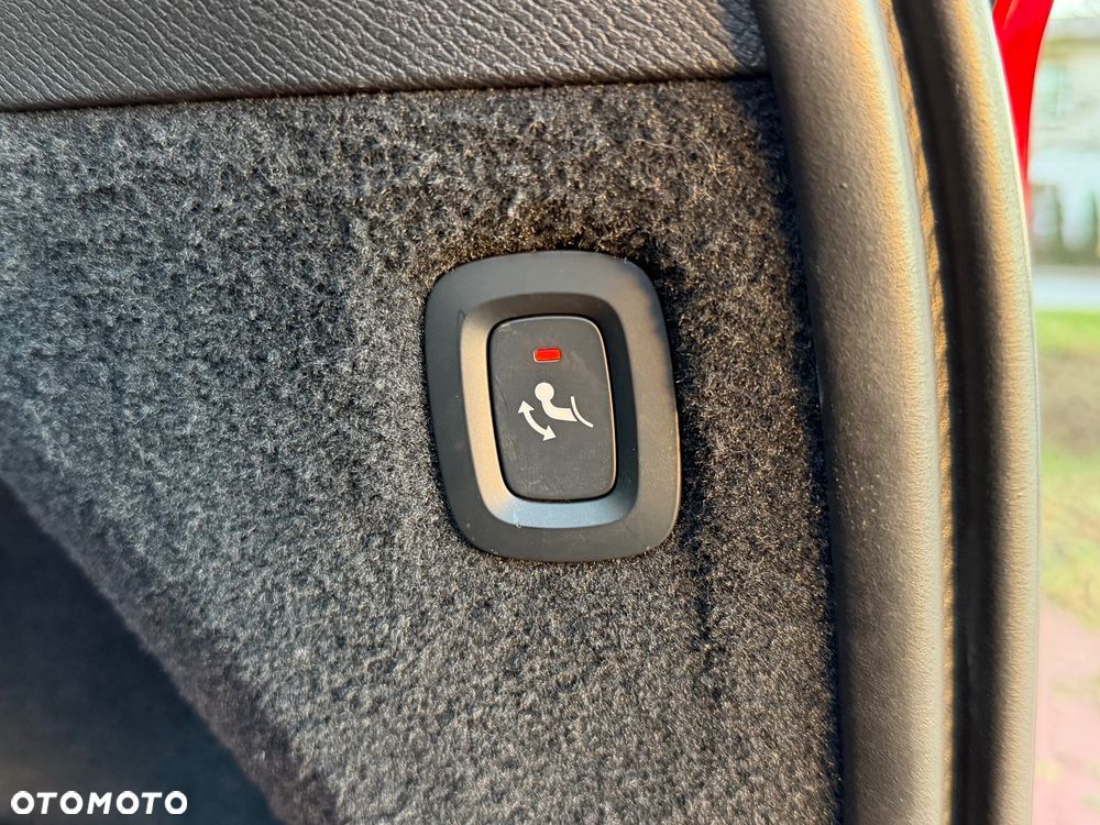 Volvo XC 90 D5 AWD Momentum 7os - 32