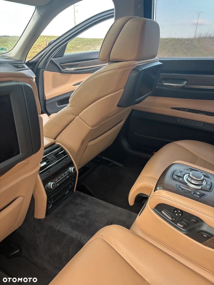 BMW Seria 7 - 17