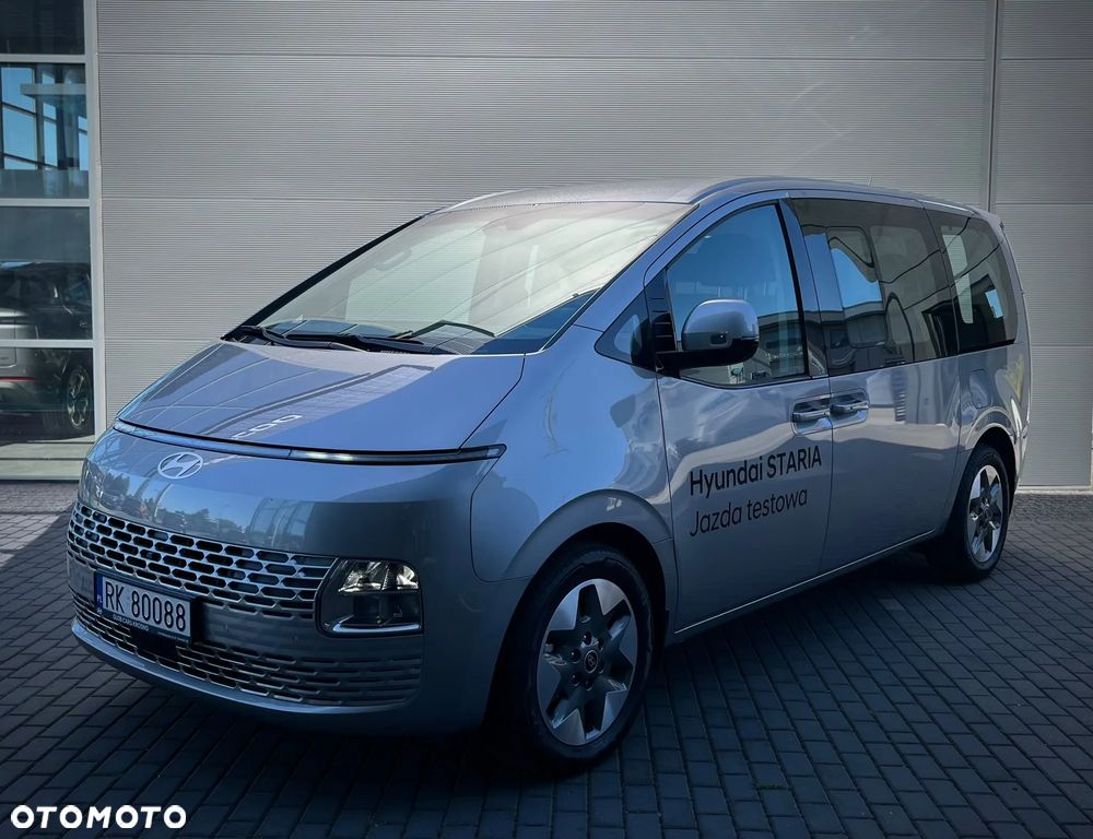 Hyundai Staria 1.6 T-GDI HEV Smart VIP - 4