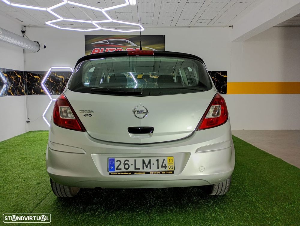 Opel Corsa 1.2 City FlexFuel - 26