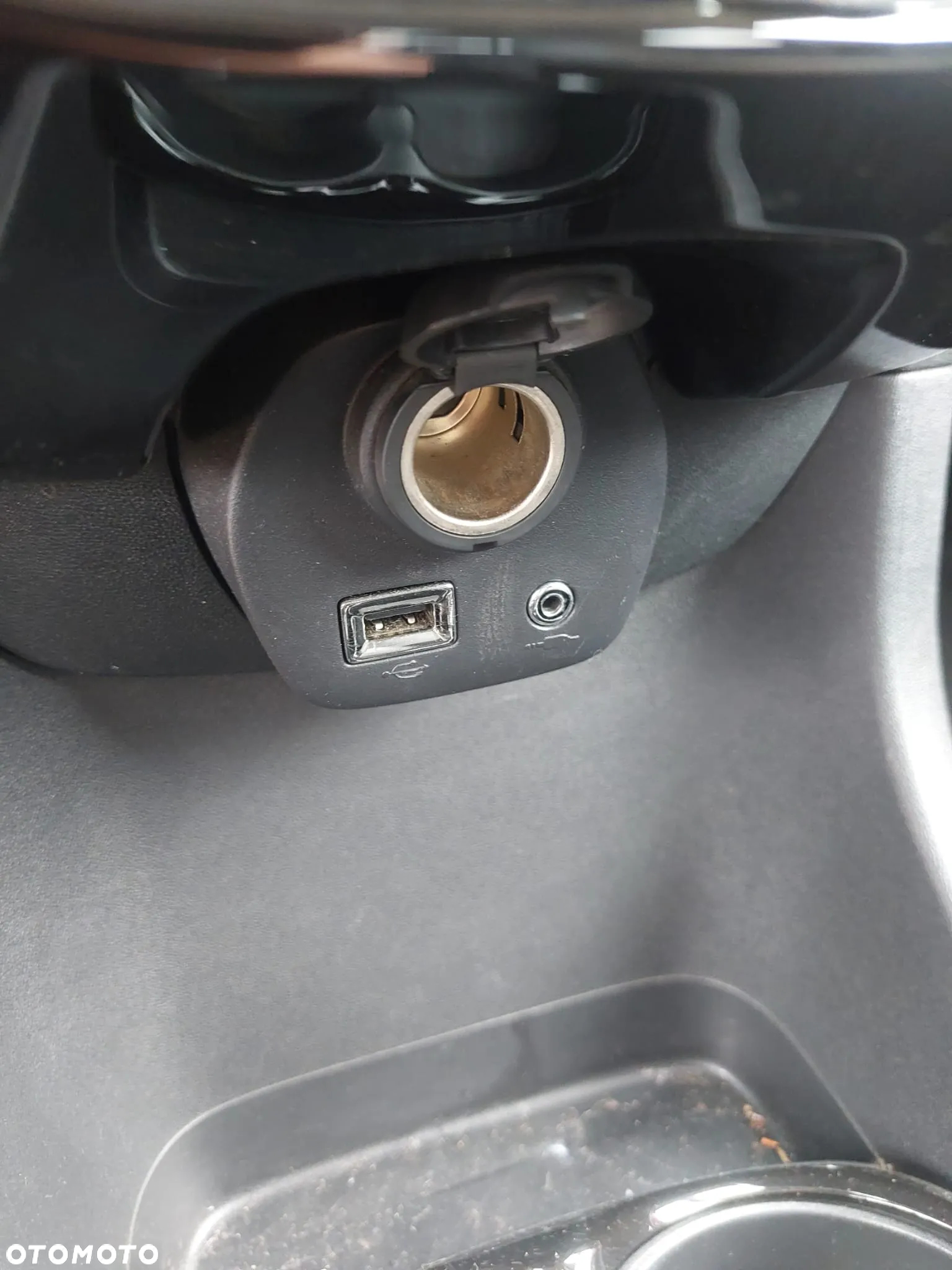 Peugeot 108 PureTech 82 Top Style - 24