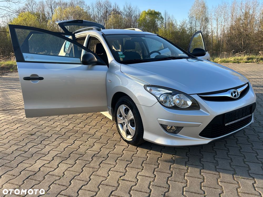 Hyundai i30 i30cw 1.6 CRDi FIFA WM Edition - 26