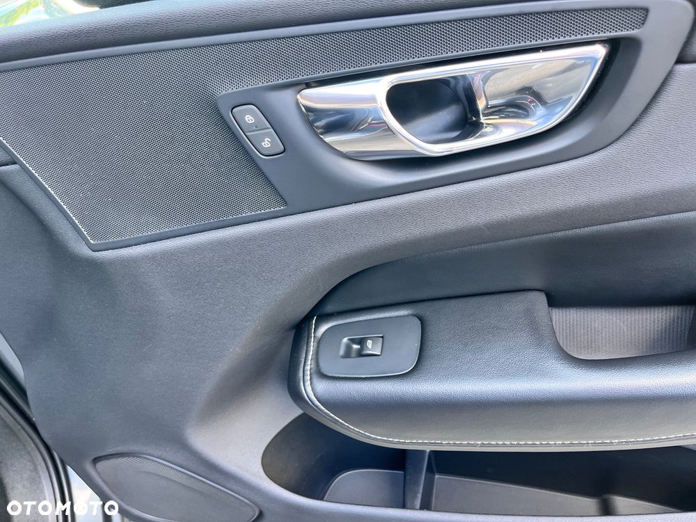 Volvo XC 60 - 30