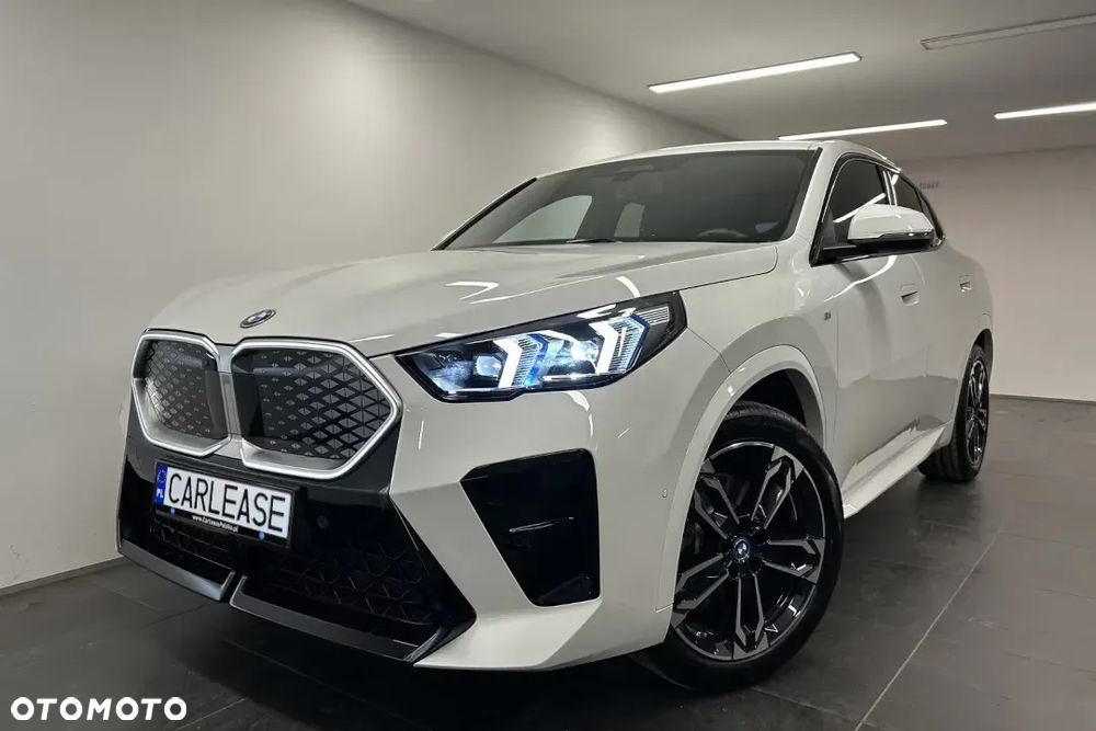 BMW iX2 eDrive20 66.5kWh M Sport - 3